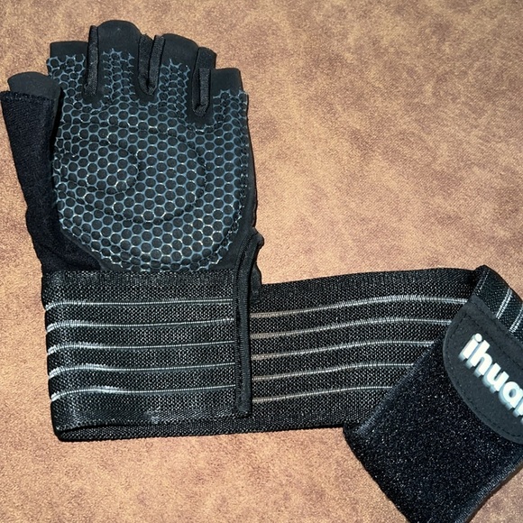 Ihuan Black Workout Left Hand Glove - Picture 2 of 2